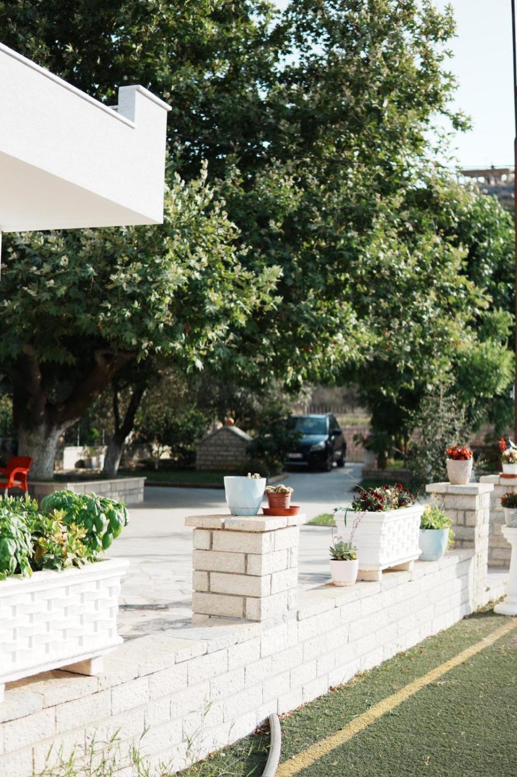 Gardenia Rooms Sarande Exterior photo